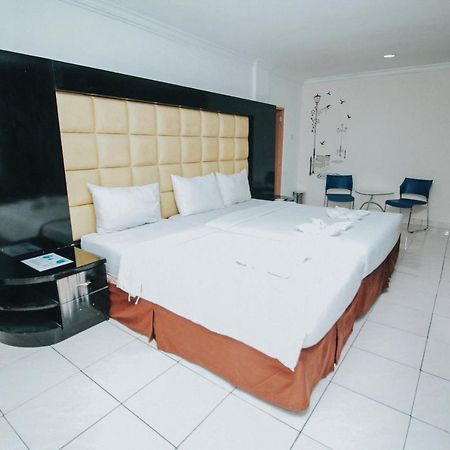 Hotel New Lilik Magelang Kültér fotó